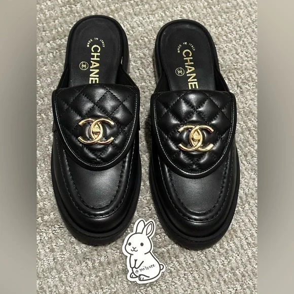 Chanel Shoes Loafers Black Quilted 25C Turnlock Mules Slides 37.5C EU NIB - Picture 5 of 11